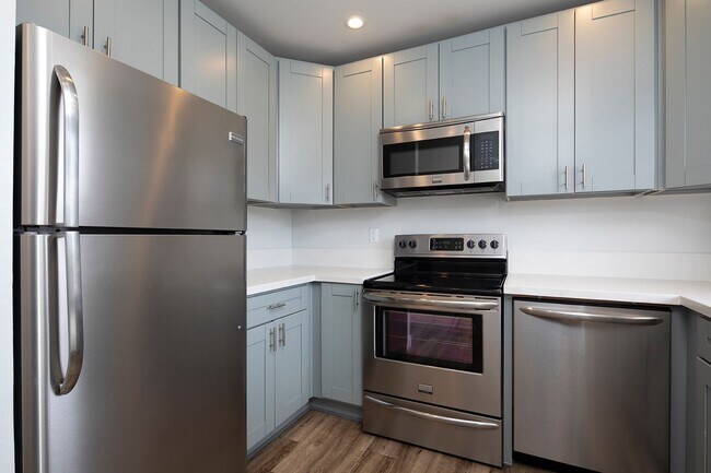 Building Photo - 2669 Mission Village Dr