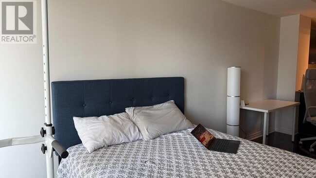 Building Photo - 385 Prince of Wales Dr