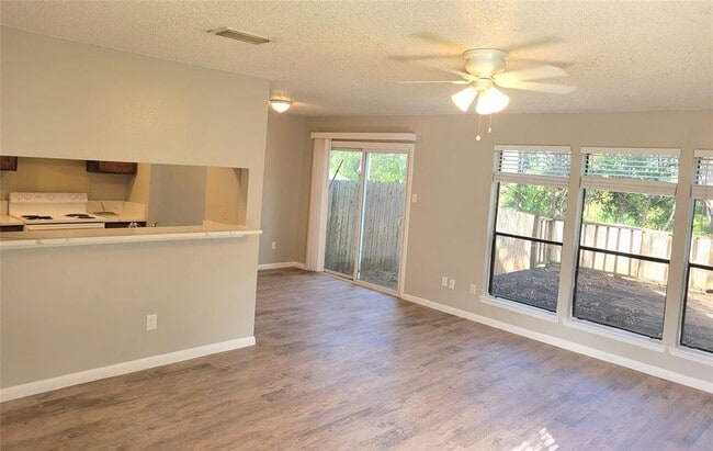 Building Photo - 13339 Water Oak Ln