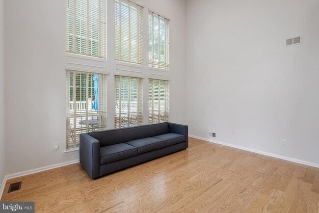 Building Photo - 412 Pebble Creek Ct