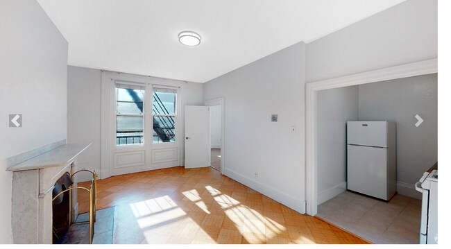 Building Photo - 397 Beacon St