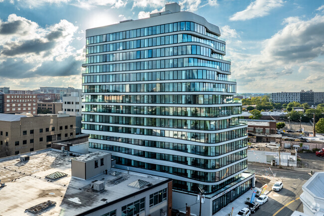 Building Photo - Hoyt Tower