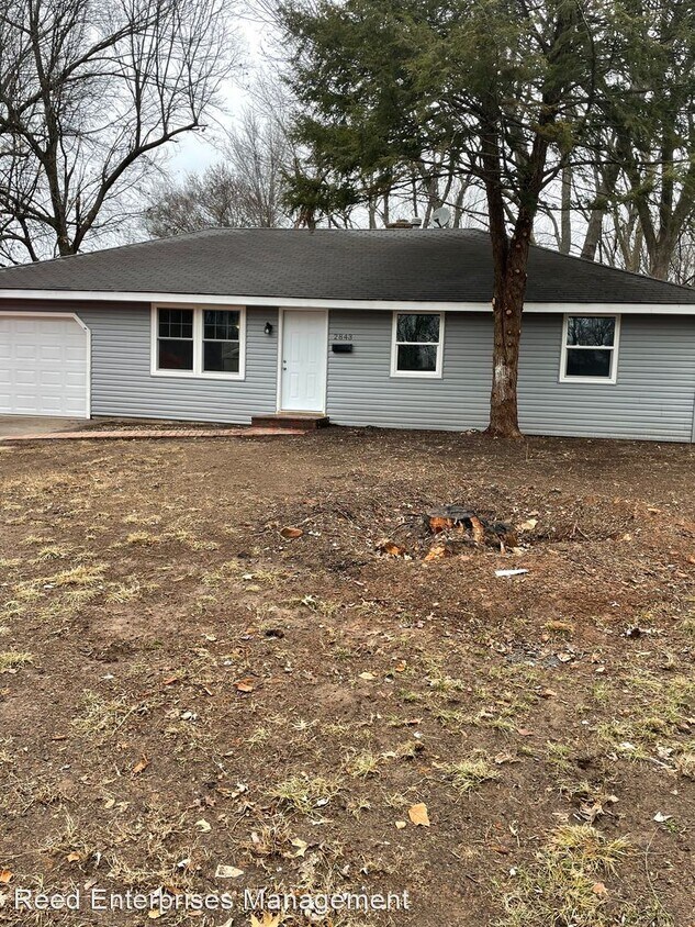 Primary Photo - 3 br, 1.5 bath House - 2843 E Monroe Terr