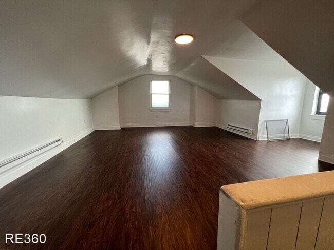 Building Photo - 4 br, 2 bath House - 39 Mt Oliver St South...