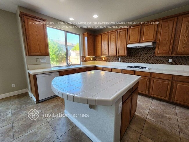 Building Photo - 5205 Blossom Ranch Dr
