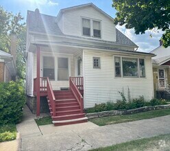Building Photo - 4556 N Merrimac Ave
