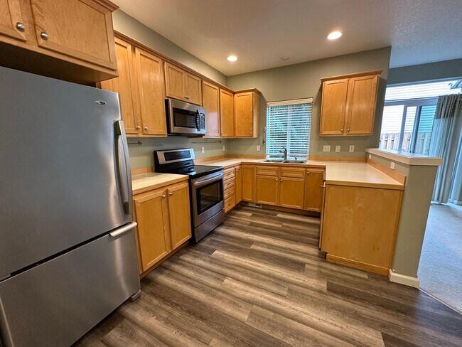 Foto del edificio - 1573 NW Challis Pl