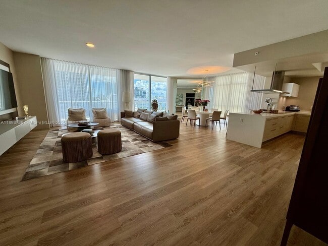 Foto del edificio - 17301 Biscayne Blvd