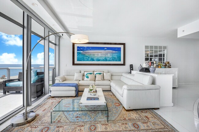 Building Photo - 3737 Collins Ave