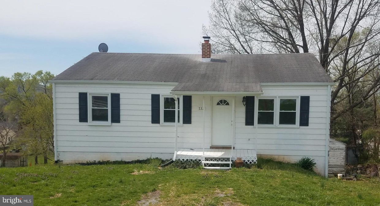 Primary Photo - 722 W 15th St