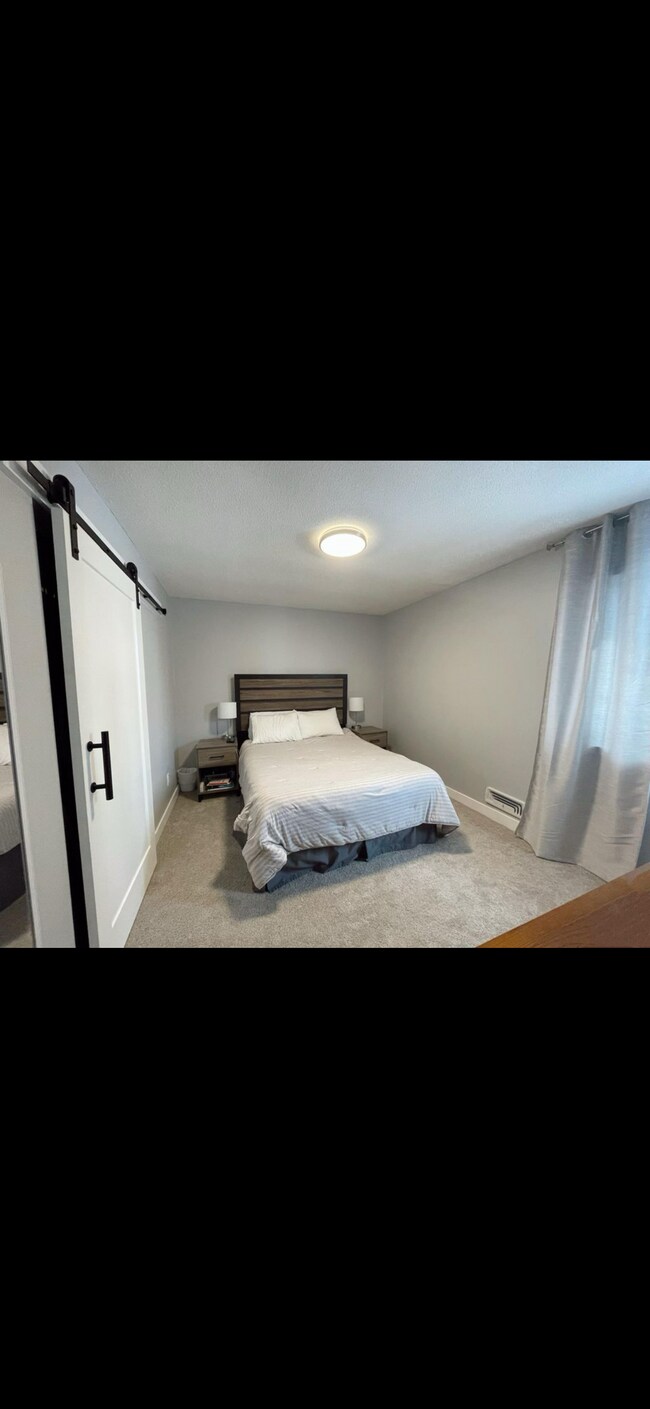 Foto del edificio - 3280 Lower 150th St W