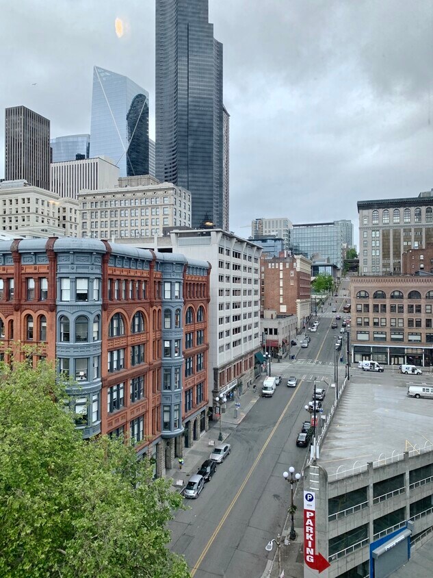 Amazing view - 100 1st Ave S