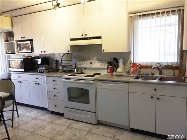 Building Photo - 500 Golf Ct