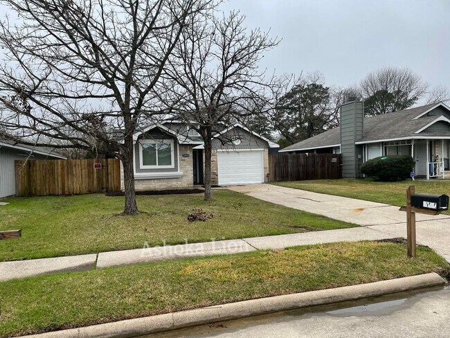 Building Photo - Cozy 2 bed 1 bath Home  Cozy home in the s...