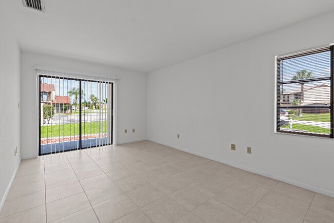 Foto del edificio - 1210 SE 8th St