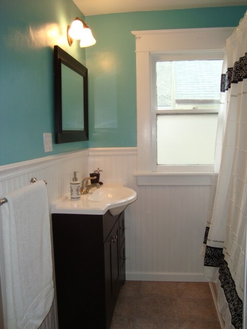 Bathroom - 172 Villa Ave