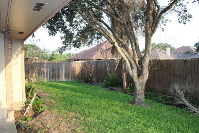 Building Photo - 14936 Sandy Creek Ct
