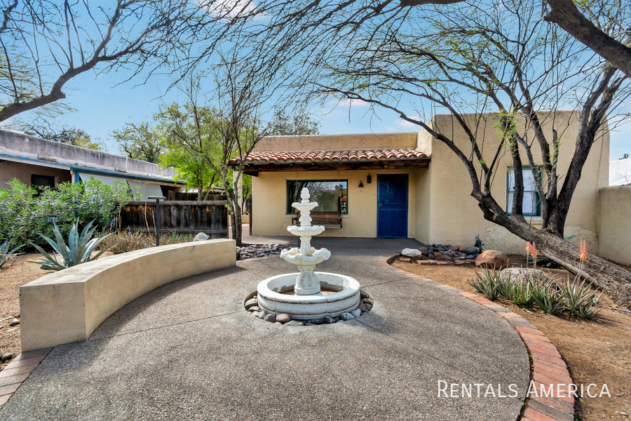 Foto principal - Charming home near University of Arizona