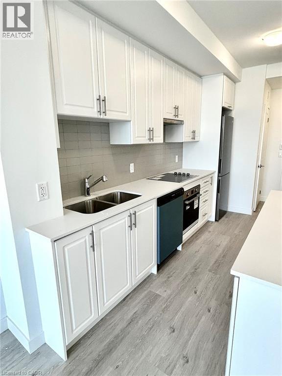 Building Photo - 461 Green Rd