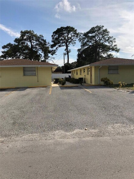 Foto principal - 2746 Austin St