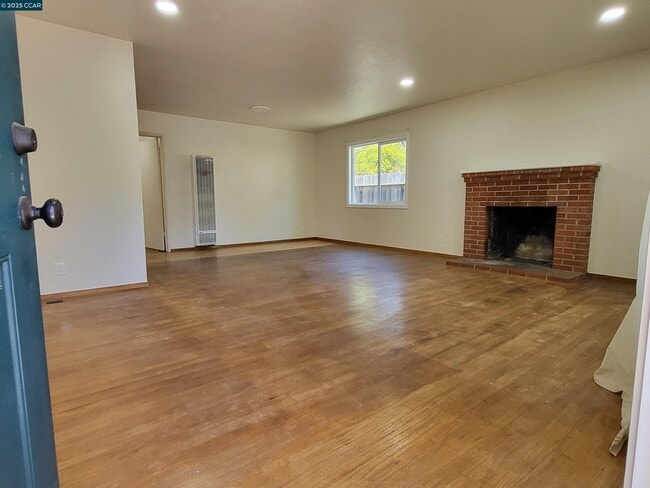 Building Photo - 7351 Hotchkiss Ave