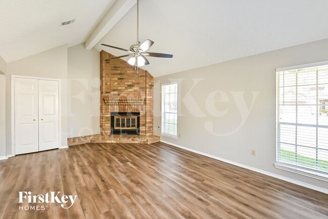 Foto del edificio - 70 Timberspire Ln