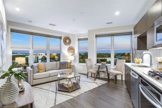 Building Photo - 1350 Maryland Ave NE