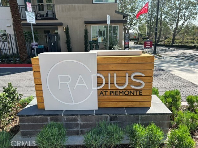 Foto del edificio - 1000 E Ontario Blvd