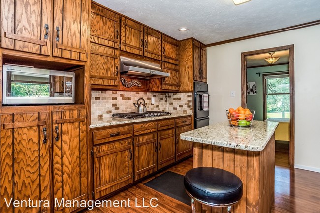 Foto del edificio - 4 br, 2 bath House - 320 Pine Trail Rd