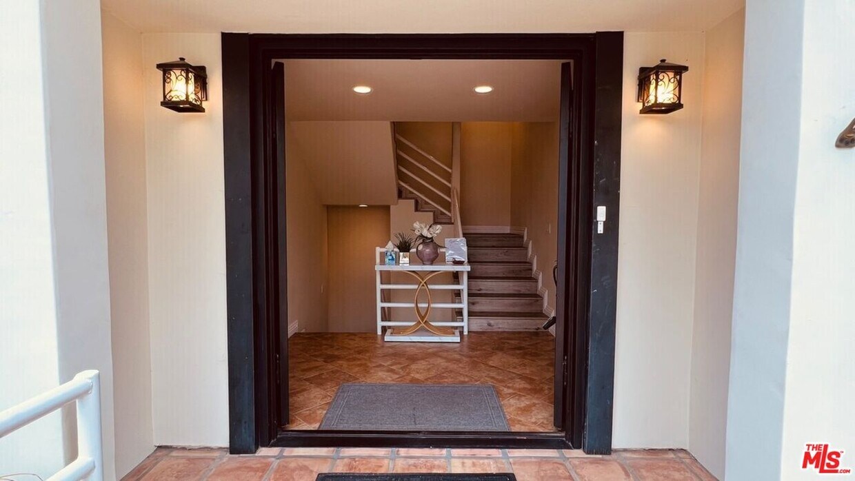 4324 Saltillo St, Los Angeles, CA 91364 - House Rental in Los Angeles, CA |  Apartments.com, image size:1240x698