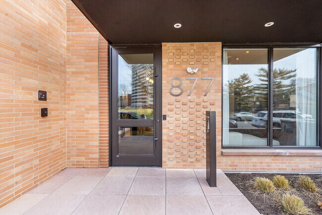Foto del edificio - 877 N East St
