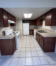 Building Photo - 3701 Colonial Dr