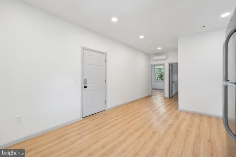 Foto del edificio - 9 W Hinckley Ave