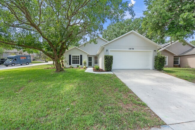 Building Photo - ERROL ESTATES - GOLFSIDE VILLAGE  • 3 BR •...