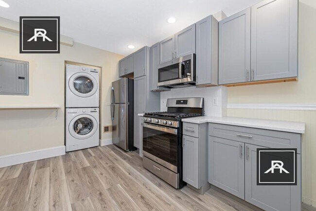 Building Photo - 3 bedroom in Brighton MA 02135