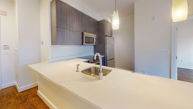 Building Photo - Georgia Avenue One Bedroom for Rent! Pets Welcomed!