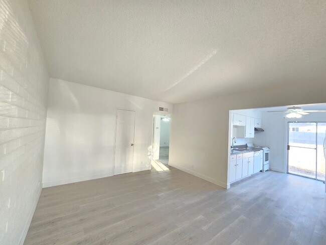 Foto del edificio - Fabulous 2 Bed 1 Bath