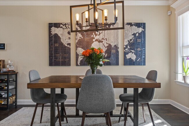 Foto del edificio - Fully Furnished Crashpad in Austin, AR