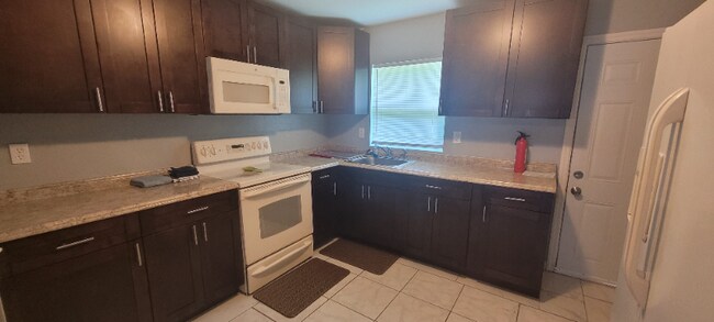 Foto del edificio - 2301 Juanita Ave