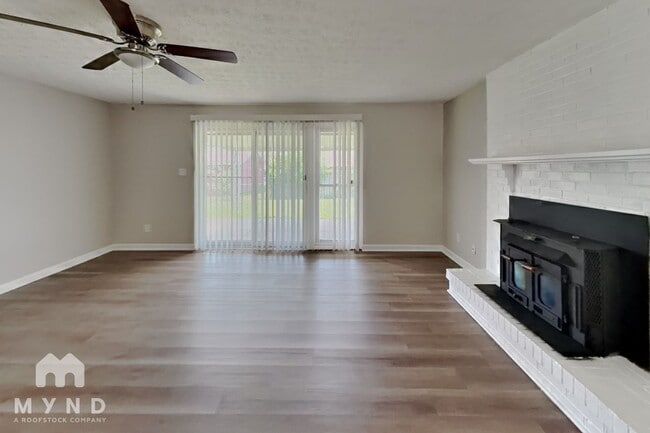 Building Photo - 1739 Pickering Dr