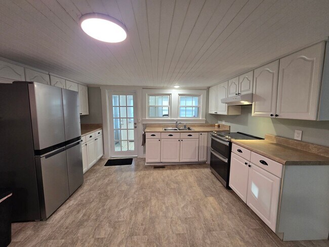 Foto del edificio - Charming & Low-Maintenance Living Just Steps from Downtown Wendell!