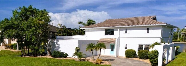 Building Photo - 175 Colony Point Dr