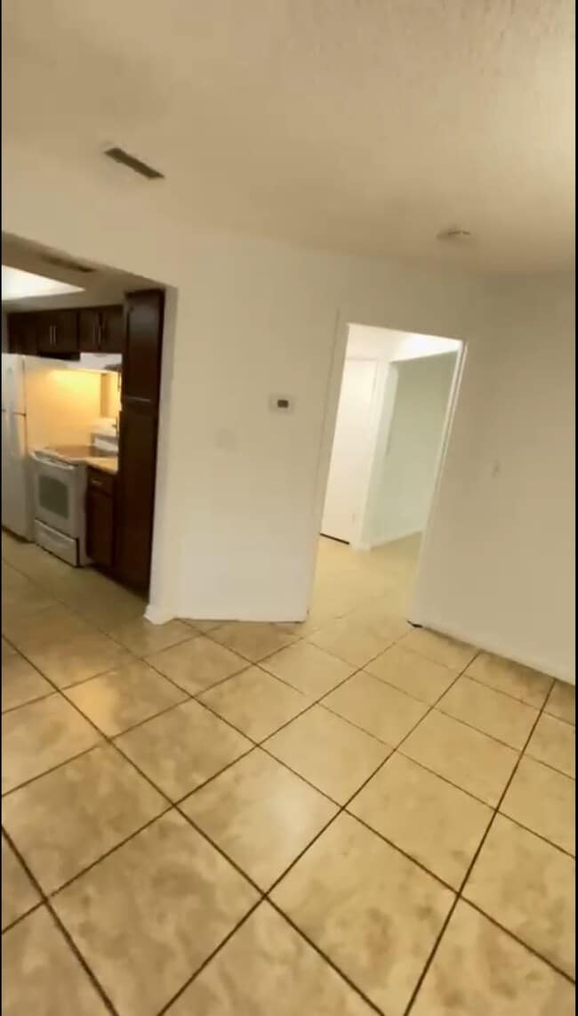 Foto del edificio - 2546 Lemon Tree Ln