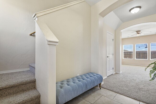 Foto del edificio - Cozy 4 bedroom home with Solar Panels