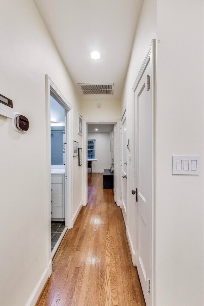 Foto del edificio - 3912 Yuma St NW