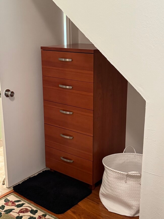 Building Photo - 666 Prospect St