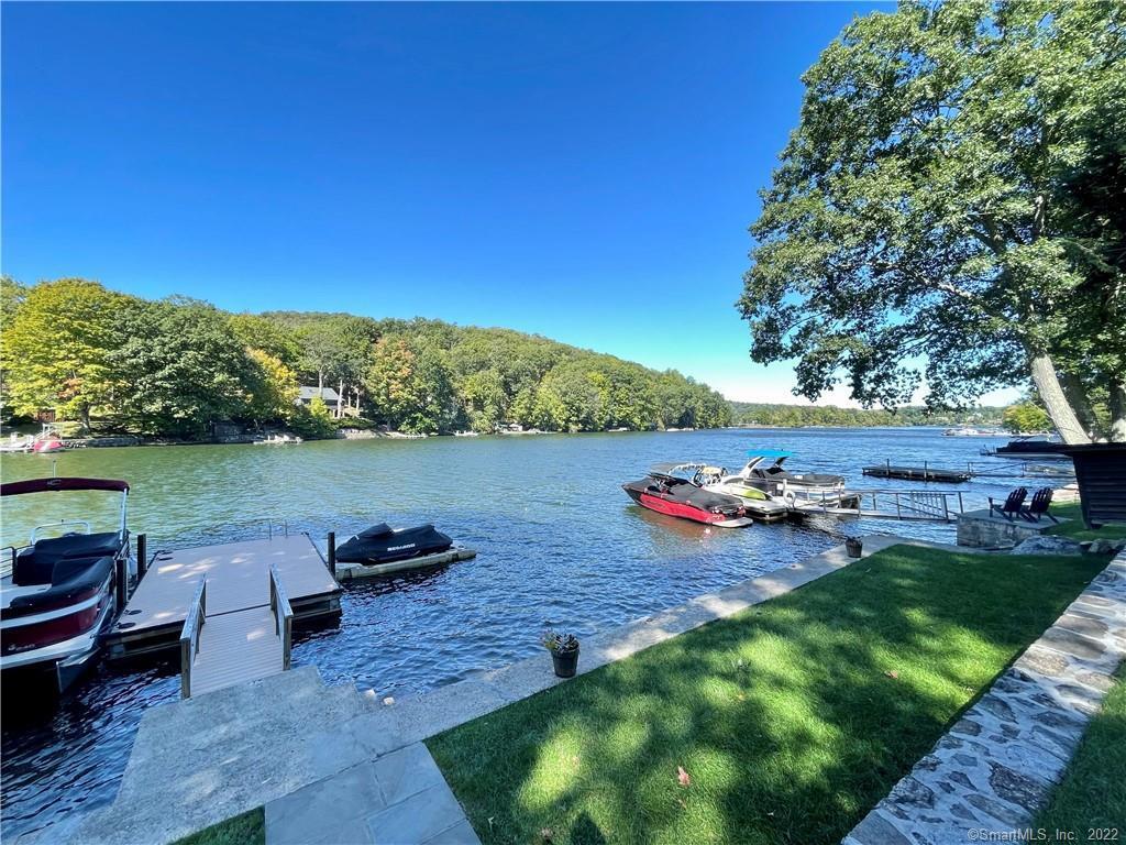 Foto principal - 11 Candlewood Rd