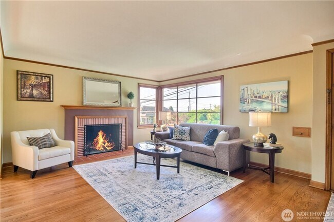 Building Photo - Old World Charm in desirable Sunset Hill l...