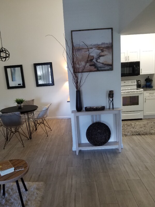 Foto del edificio - 6327 Chasewood Dr