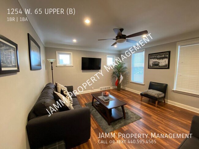 Building Photo - Remodeled Heart of Gordon Square - 1 bed 1...